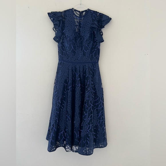 MAC DUGGAL FLUTTER SLEEVE SEQUIN APPLIQUE COCKTAIL DRESS NAVY SIZE 6 NWOT - Picture 3 of 5